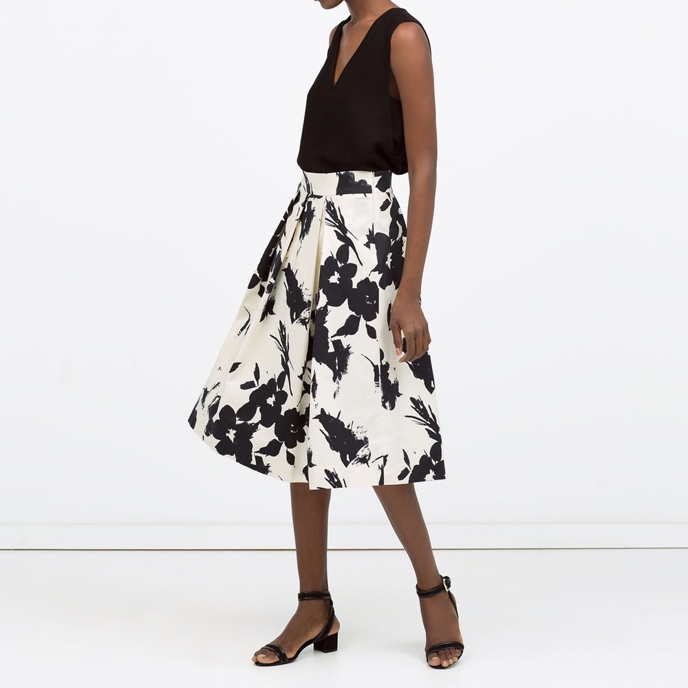Zara Printed Pleated Full Skirt